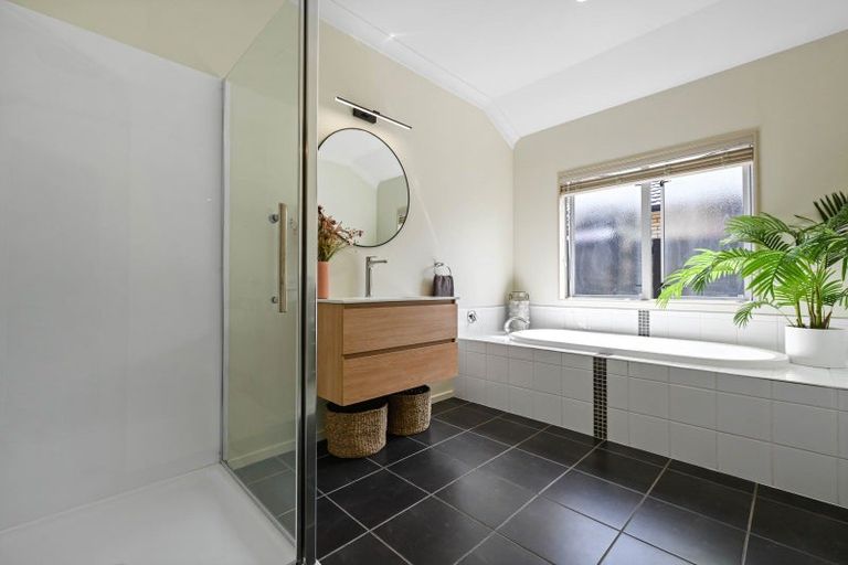 Photo of property in 94 Rototuna Road, Rototuna, Hamilton, 3210