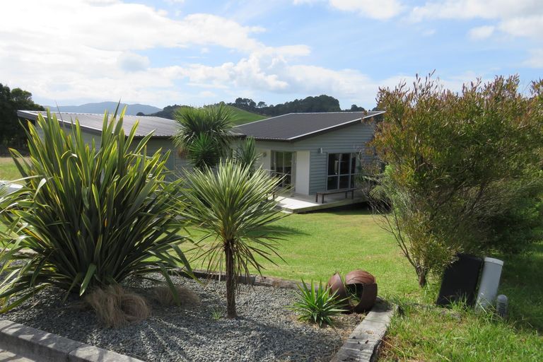 Photo of property in 5 Lori Lane, Coopers Beach, 0420