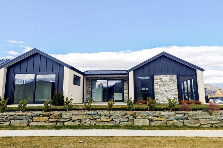 Photo of property in 12 Mason Street, Wanaka, 9305