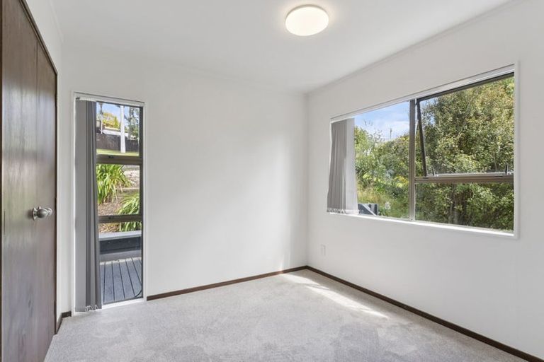 Photo of property in 34 Capilano Place, Glenfield, Auckland, 0629