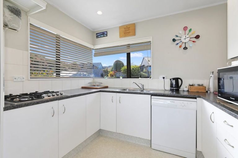 Photo of property in 79 Harvey Street, Waipahihi, Taupo, 3330