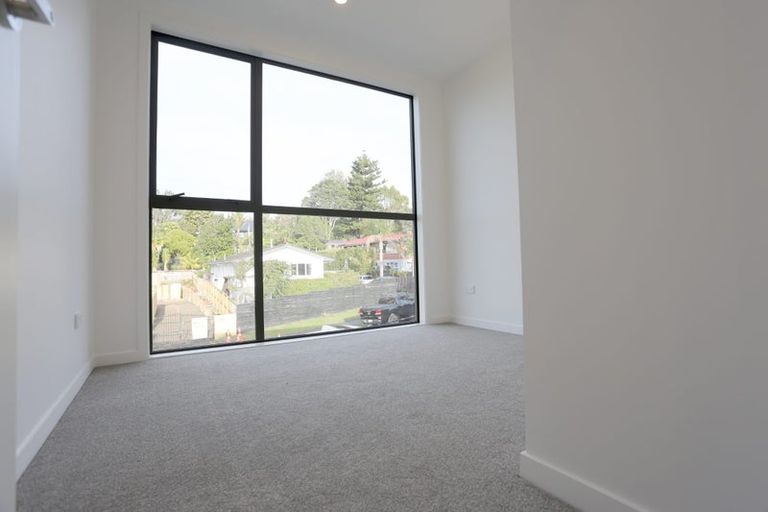 Photo of property in 13a King Richard Place, Browns Bay, Auckland, 0630