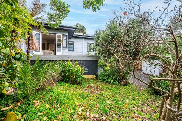 Photo of property in 52 Forest Road, Raumati South, Paraparaumu, 5032