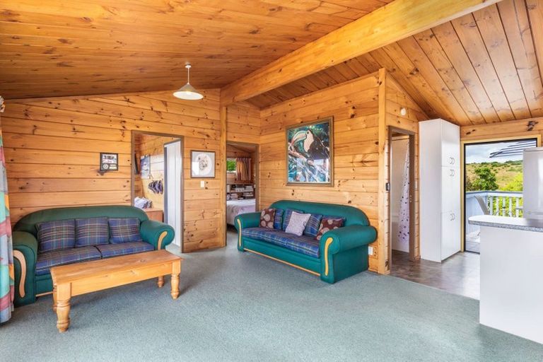 Photo of property in 5 Mahuta Road, Waitahanui, Taupo, 3378