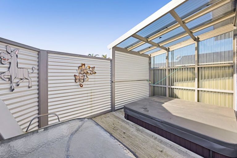 Photo of property in 114 Glover Road, Hawera, 4610