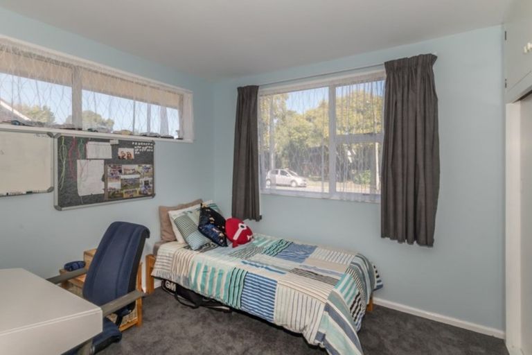 Photo of property in 7 Saunders Place, Redwood, Christchurch, 8051