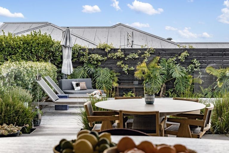 Photo of property in 17 Dinning Road, Riverhead, 0820