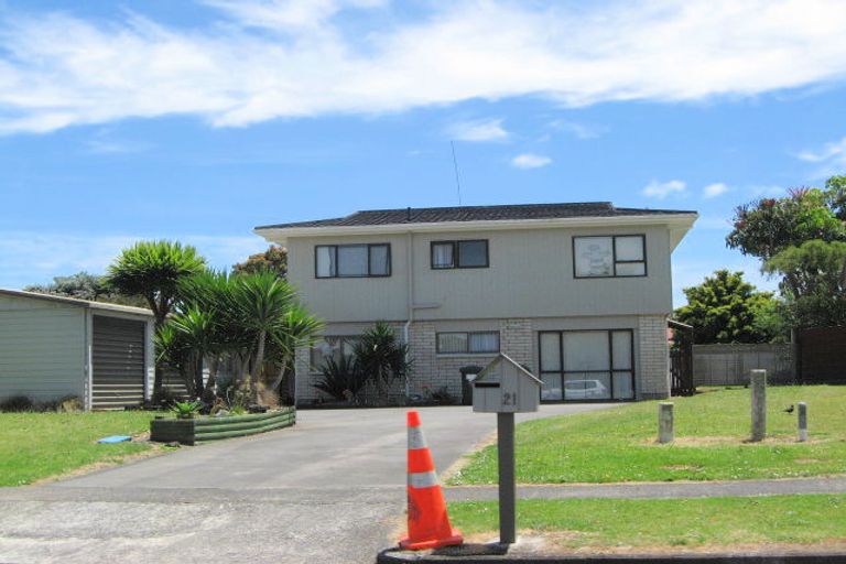 Photo of property in 21 Taihiki Road, Clarks Beach, 2122