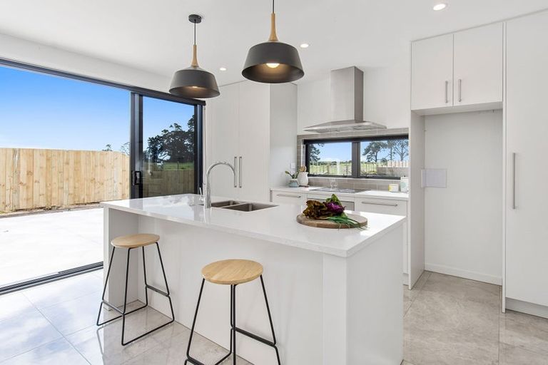 Photo of property in 2 Franks Way, Papamoa Beach, Papamoa, 3118