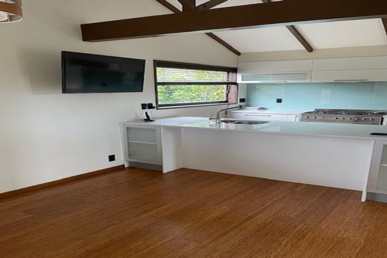 Photo of property in 107 Totara Road, Miramar, Wellington, 6022