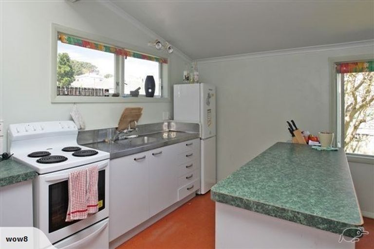 Photo of property in 6 Picton Avenue, Newtown, Wellington, 6021