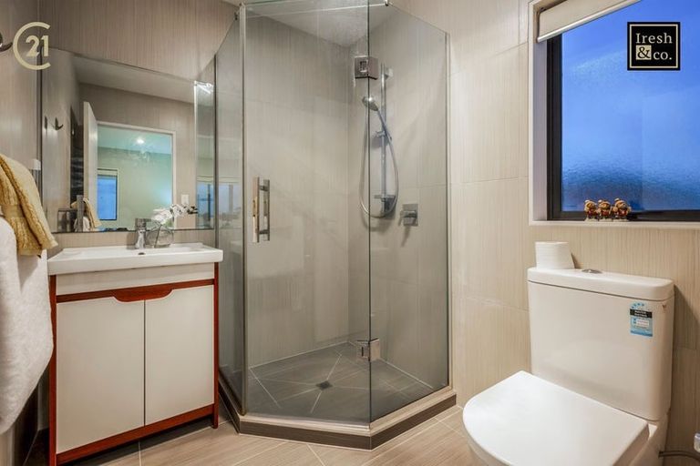 Photo of property in 33 Kirikiri Drive, Papakura, 2110