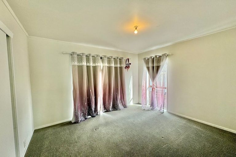 Photo of property in 18 Banyan Drive, Totara Heights, Auckland, 2105