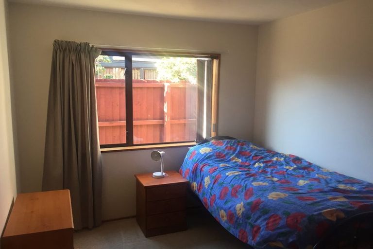 Photo of property in 12 Briarmont Street, Avondale, Christchurch, 8061