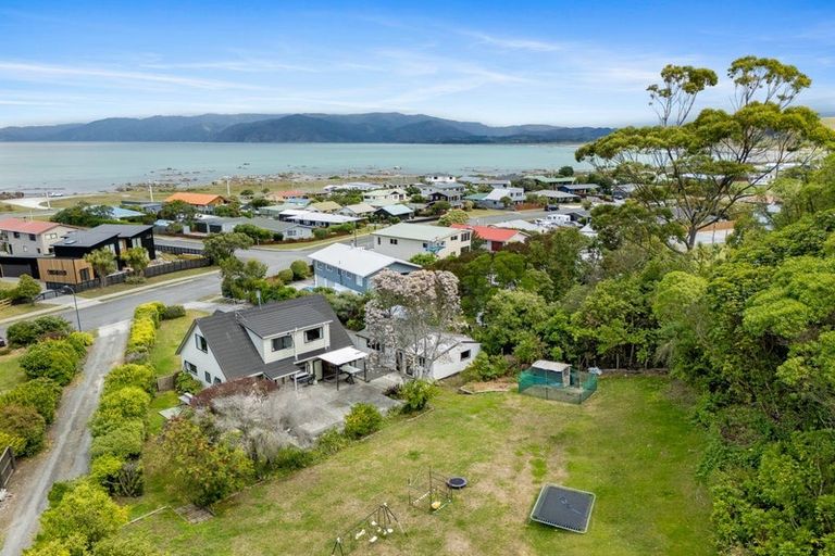 Photo of property in 40 Kotare Place, South Bay, Kaikoura, 7300