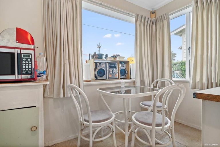 Photo of property in 1/3a Grande Vue Road, Manurewa, Auckland, 2102