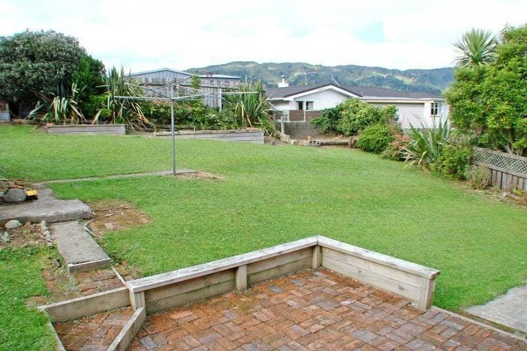 Photo of property in 54 Bird Grove, Stokes Valley, Lower Hutt, 5019