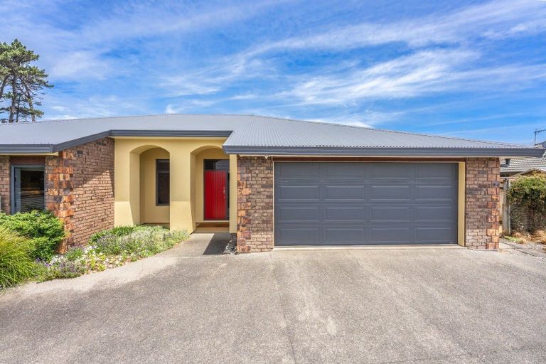 Photo of property in 134 Weggery Drive, Waikanae Beach, Waikanae, 5036