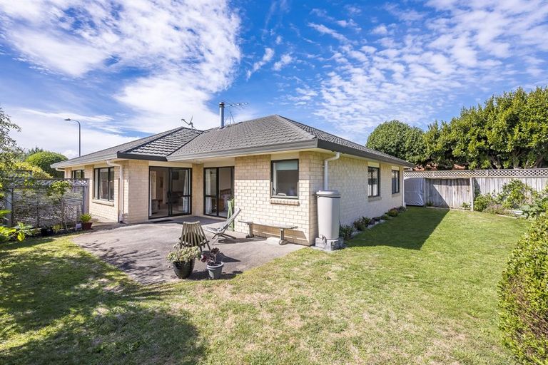 Photo of property in 10 Aburoc Place, Paraparaumu Beach, Paraparaumu, 5032