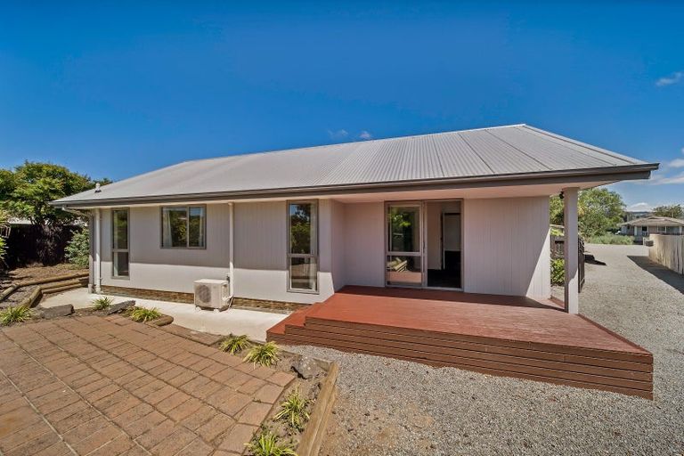 Photo of property in 2/65 Kuaka Crescent, Bromley, Christchurch, 8062