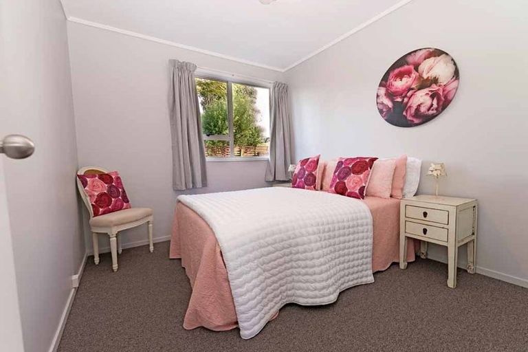 Photo of property in 104 Glendale Road, Glen Eden, Auckland, 0602