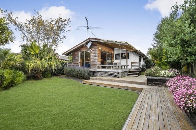 Photo of property in 16 Wilencote Place, Pahurehure, Papakura, 2113