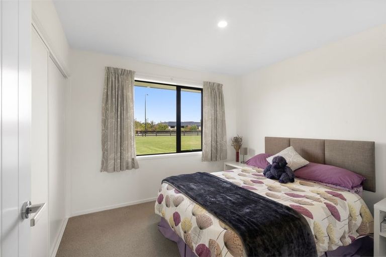 Photo of property in 24 Whitcombe Place, Darfield, 7571