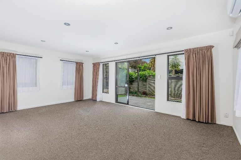 Photo of property in 2/48 Schnapper Rock Road, Schnapper Rock, Auckland, 0632