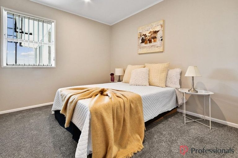 Photo of property in 31 Ilford Crescent, Mangere, Auckland, 2022