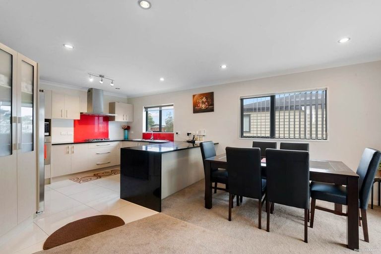 Photo of property in 11a Coles Crescent, Papakura, 2110