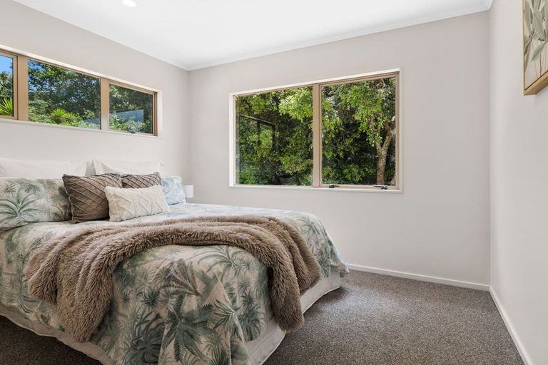 Photo of property in 22 Poturi Streams Avenue, Titirangi, Auckland, 0604