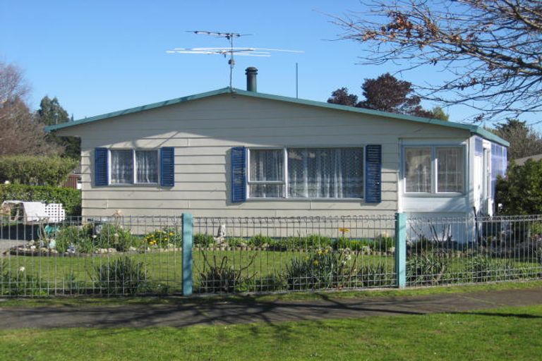 Photo of property in 37 Fisher Place, Carterton, 5713