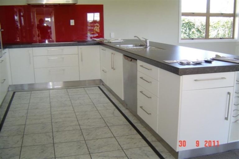 Photo of property in 76a Mangorei Road, Strandon, New Plymouth, 4312