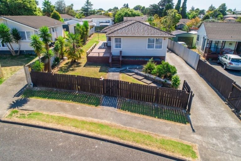 Photo of property in 76 Thompson Terrace, Manurewa, Auckland, 2102