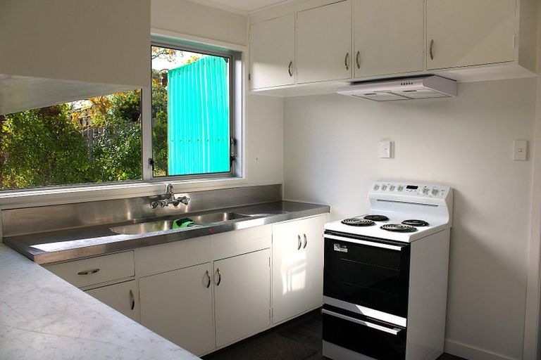 Photo of property in 181 Newlands Road, Newlands, Wellington, 6037