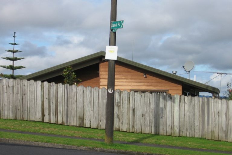 Photo of property in 118 Bradbury Road, Botany Downs, Auckland, 2010