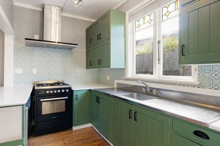 Photo of property in 117 Forest Lake Road, Forest Lake, Hamilton, 3200