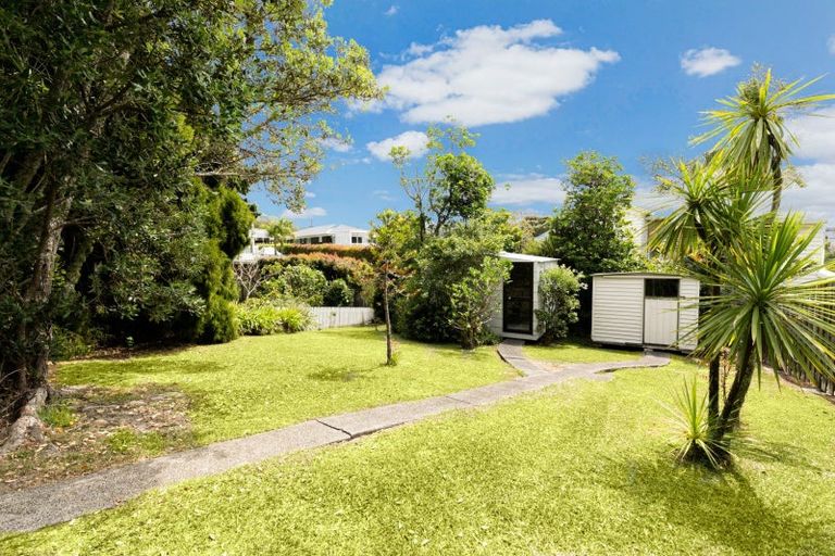 Photo of property in 10 Rock Isle Road, Torbay, Auckland, 0630