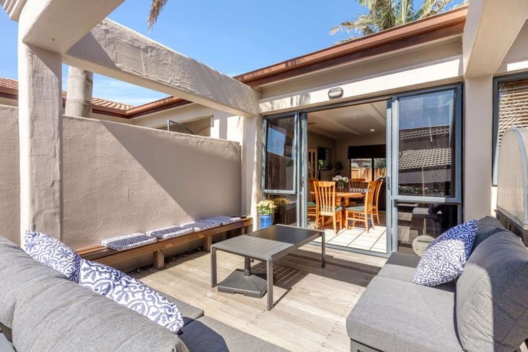 Photo of property in 8 Piha Close, Papamoa Beach, Papamoa, 3118