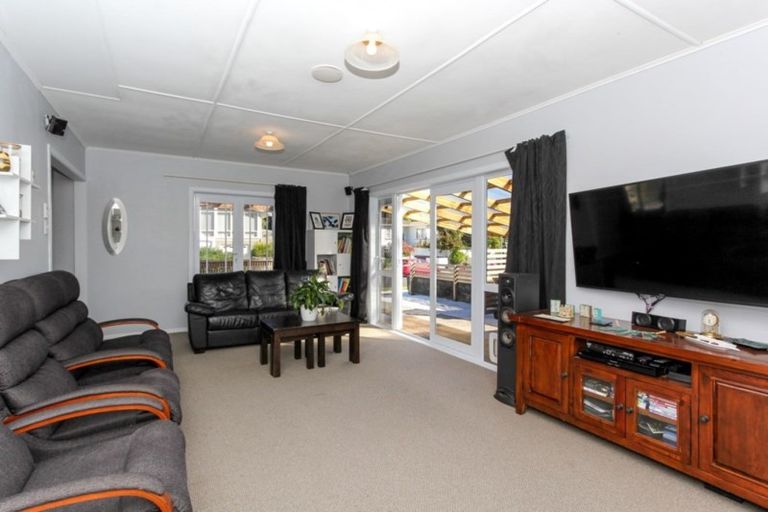Photo of property in 33 Pembroke Street, Westown, New Plymouth, 4310