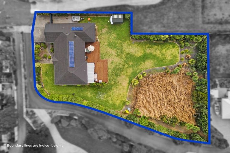 Photo of property in 32 Titoki Road, Waikanae Beach, Waikanae, 5036