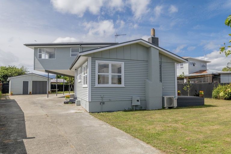 Photo of property in 35 Balmoral Street, Levin, 5510