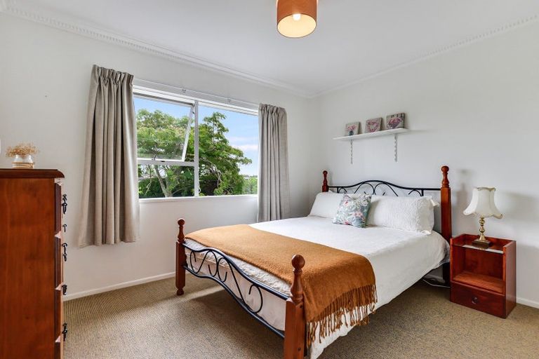 Photo of property in 43 Chedworth Avenue, Chedworth, Hamilton, 3210