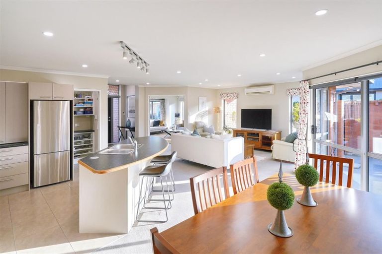 Photo of property in 432b Harewood Road, Harewood, Christchurch, 8051