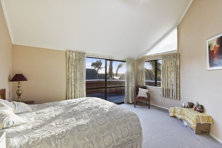 Photo of property in 16 Shepherds Road, Papakura, 2110