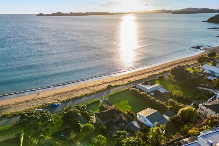 Photo of property in 115 Long Beach Road, Russell, 0202