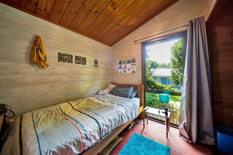 Photo of property in 23 Ambury Place, Merrilands, New Plymouth, 4312