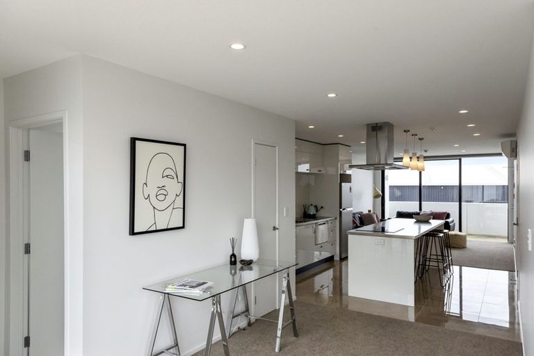 Photo of property in 2/86 Hurlstone Drive, Waiwhakaiho, New Plymouth, 4312