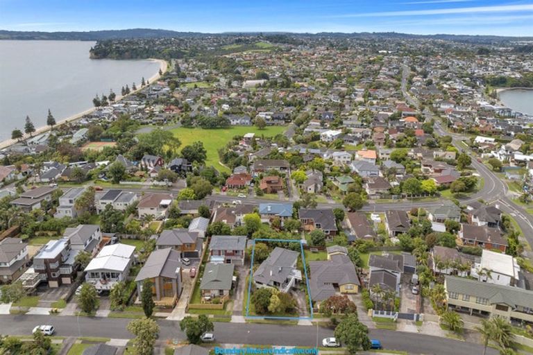 Photo of property in 20 Gulf Crest, Bucklands Beach, Auckland, 2012