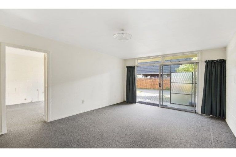 Photo of property in 2/58 Papanui Road, Merivale, Christchurch, 8014